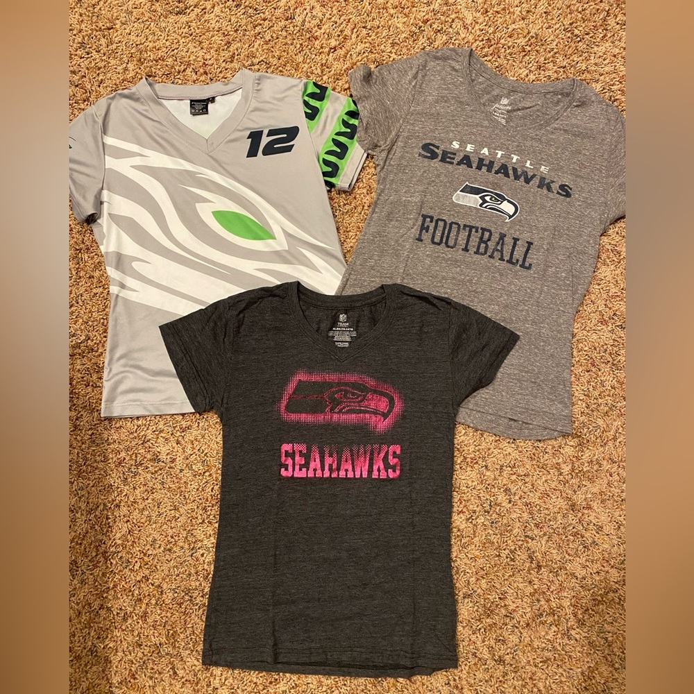 Womens/Girls Seahawks tshirt lot
